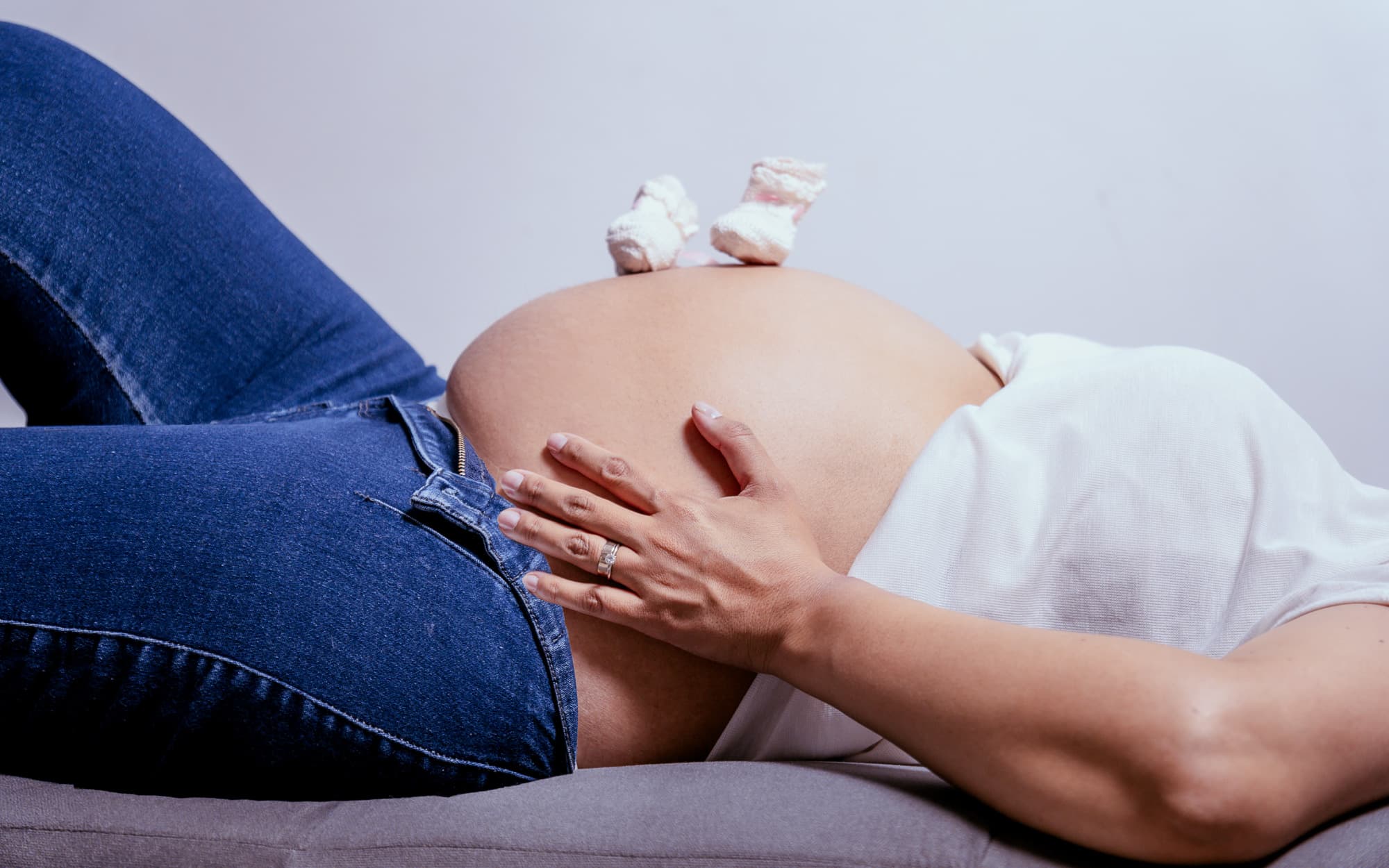 Sesión Maternal — Crealtiva Studio