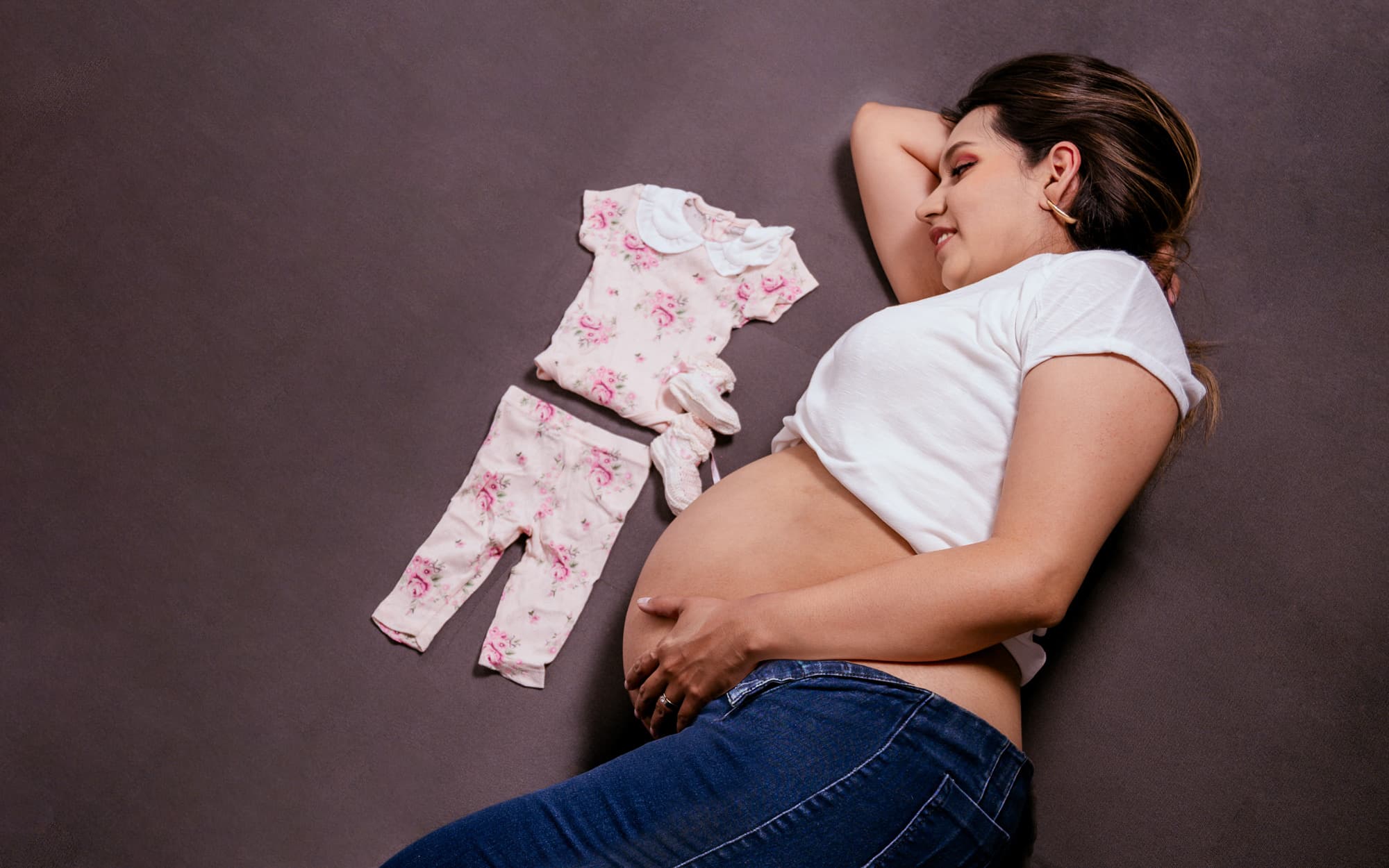 Sesión Maternal — Crealtiva Studio